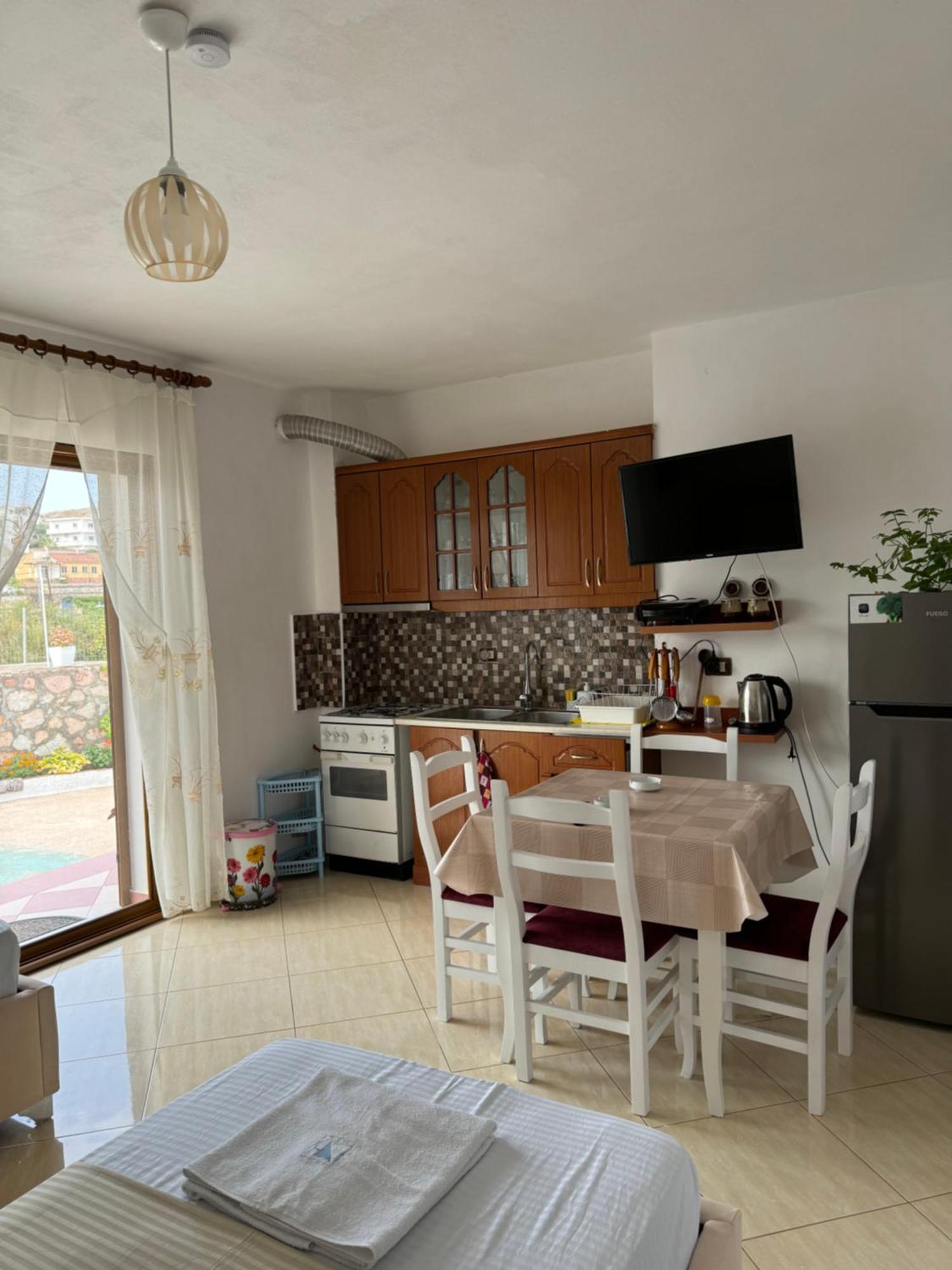 Teo Apartment Саранда Екстер'єр фото